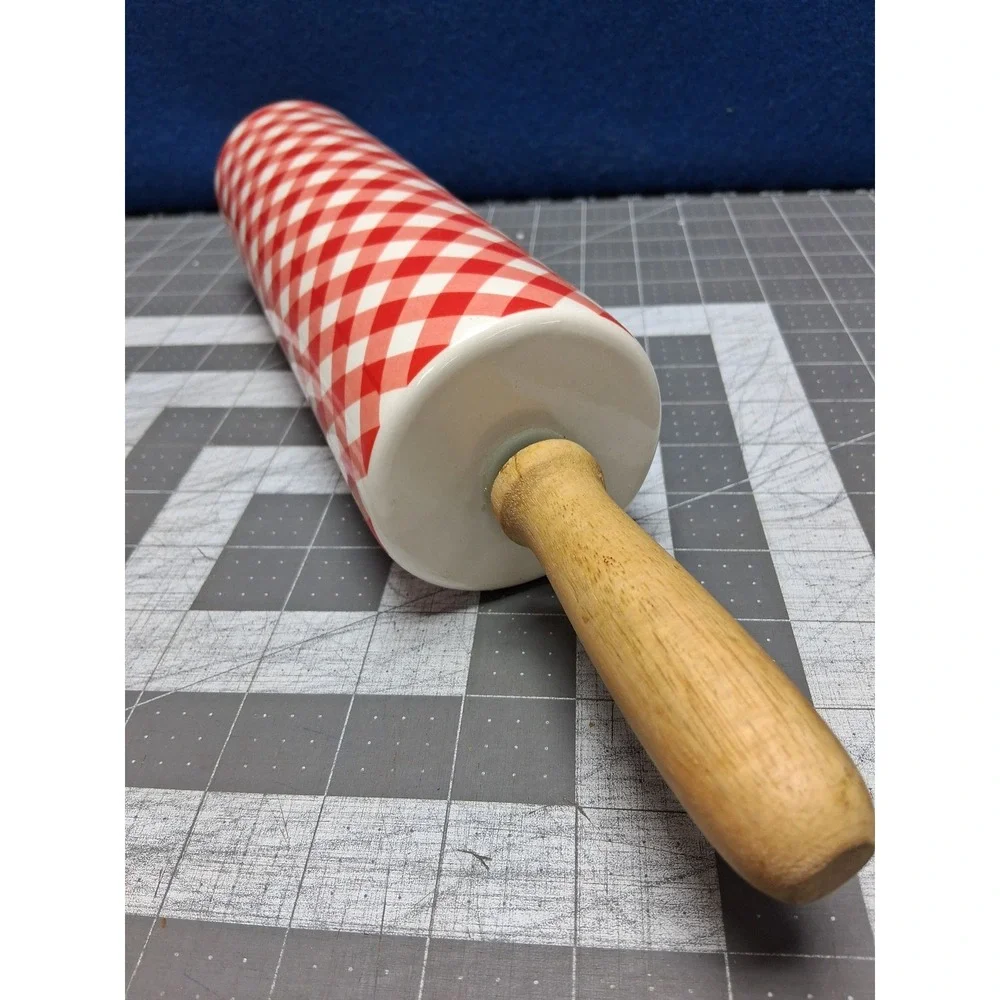 The Pioneer Woman Rolling Pin Red Gingham Ceramic Wood Handles Farmhouse Unused